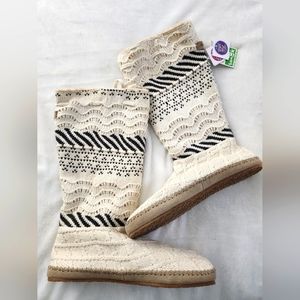 NWT Sanuk Yoga Mat Comfort boot size 10 ladies